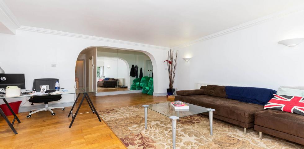 			2 Bedroom, 1 bath, 1 reception Flat			 Acol Road, WEST HAMPSTEAD